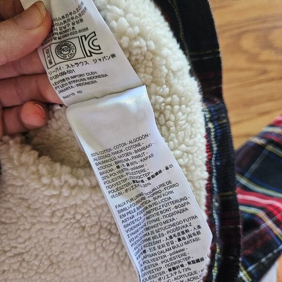 Levi's Premium Ex-boyfriend Sherpa Trucker Jacket in Plaid Size XS - Picture 6 of 6